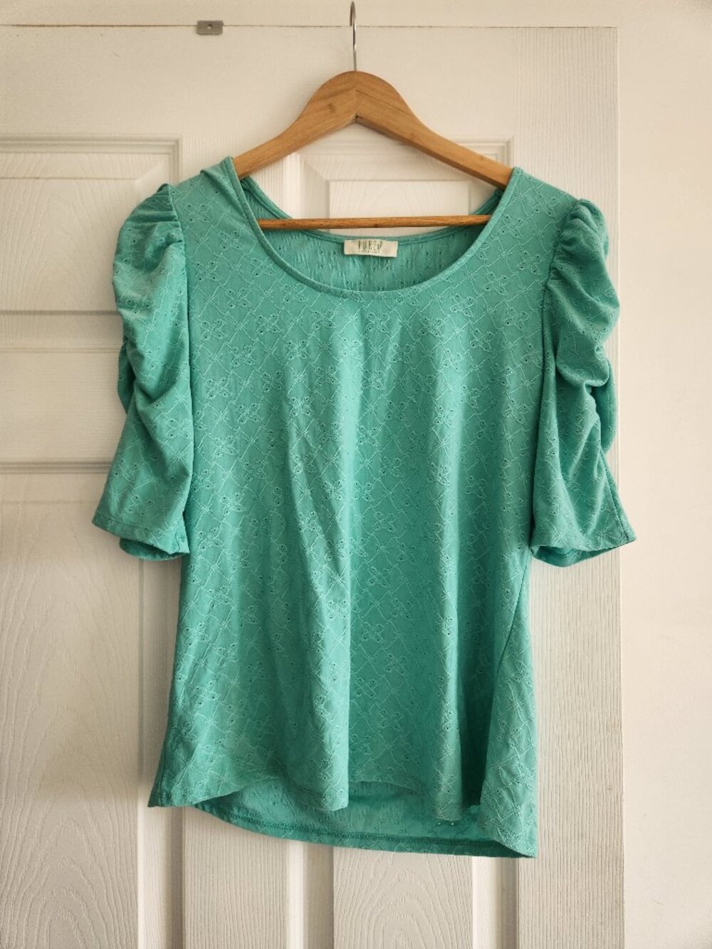 3/4 sleeve Suzy Shier Top